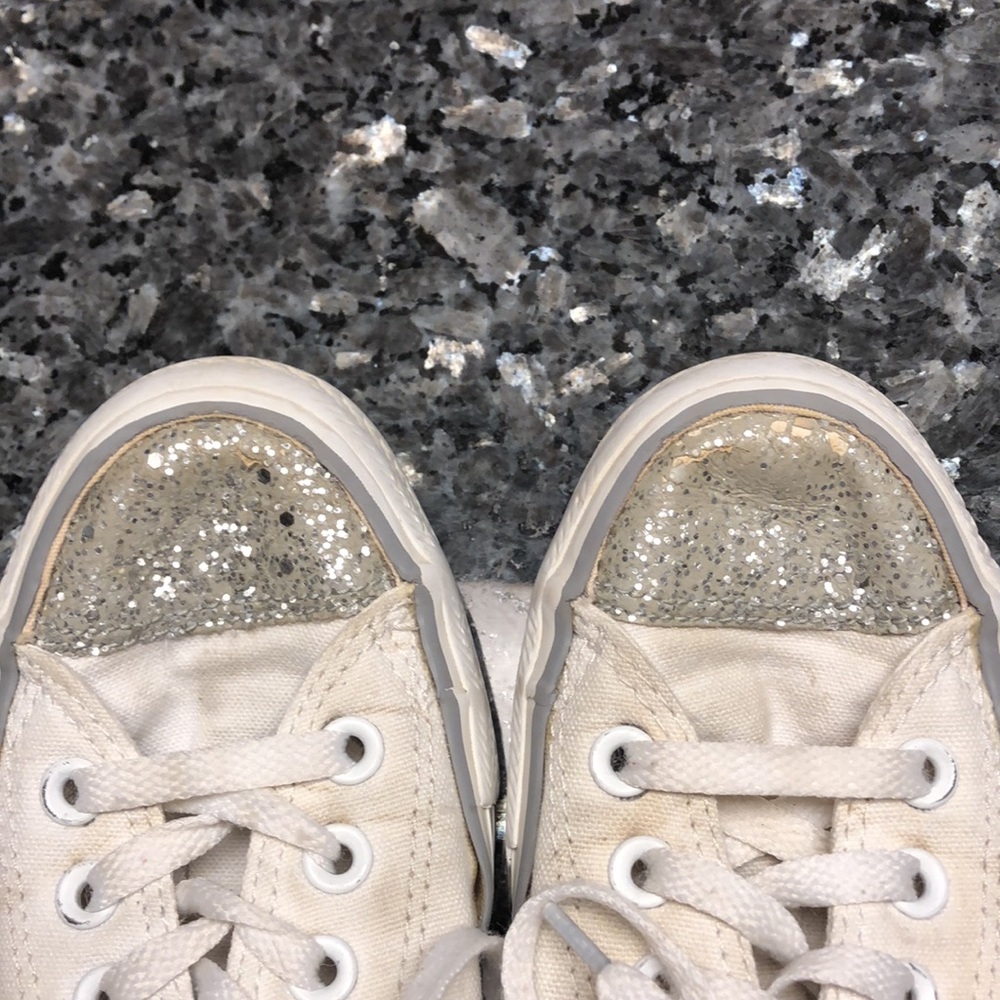 Converse All-Star Chuck Taylor Lo Glitter Toe Sneakers - Picture 13 of 17